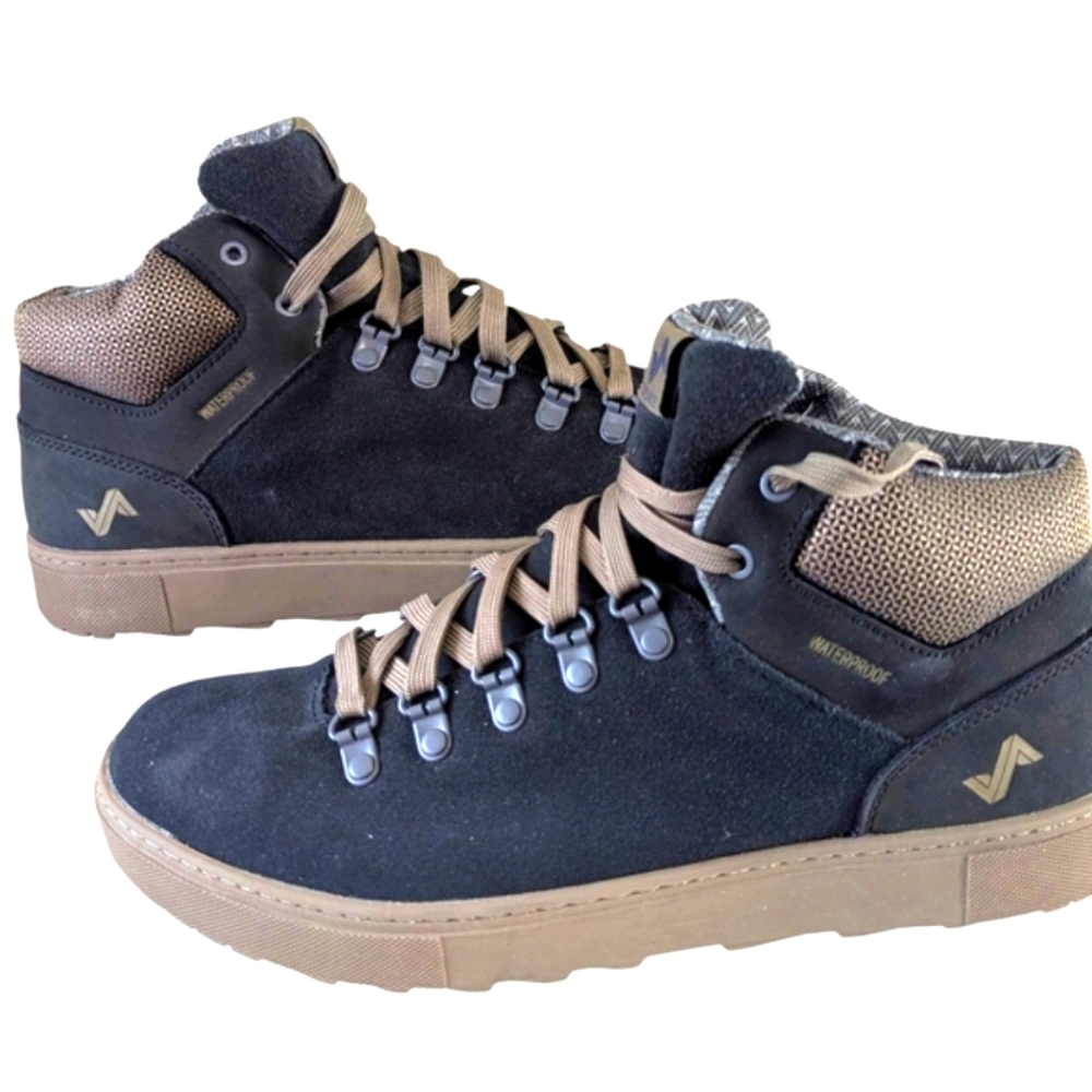 Forsake Lucie Mid Women's Waterproof Outdoor Sneaker Boot.... Size 10.5